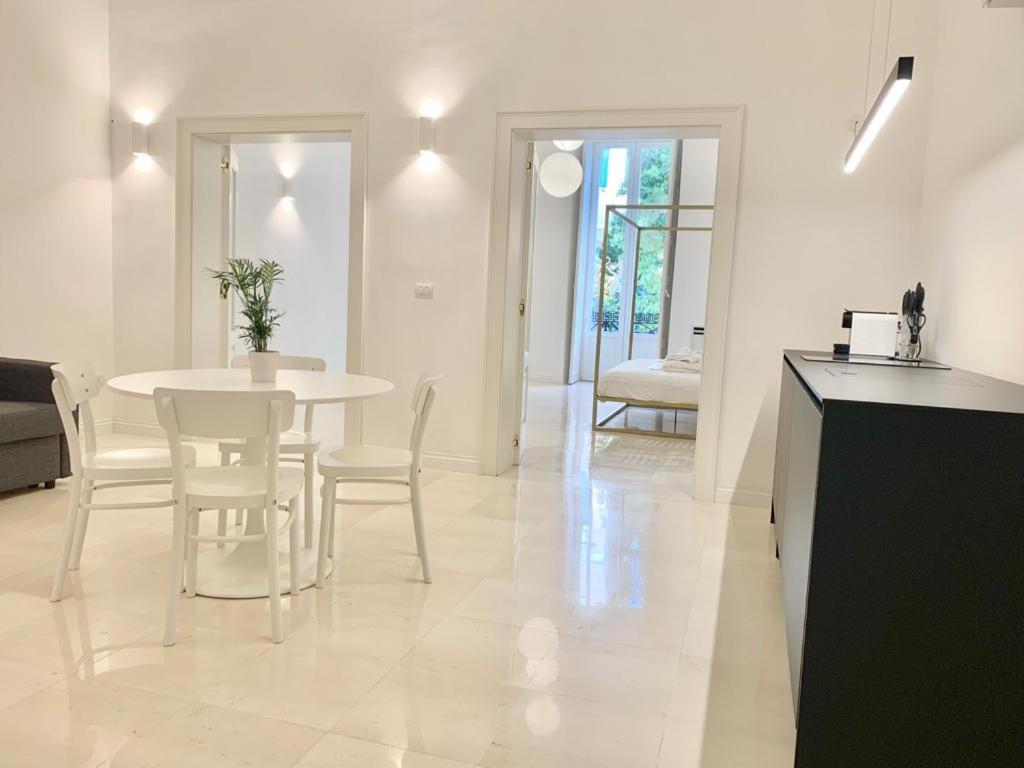 Federiciano White House - Center Apartment *